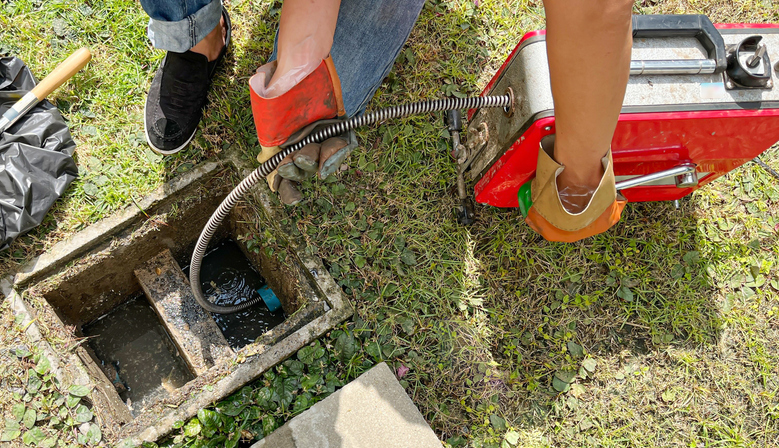 DIY vs. Professional Drain Cleaning: What’s Best for Your Home?